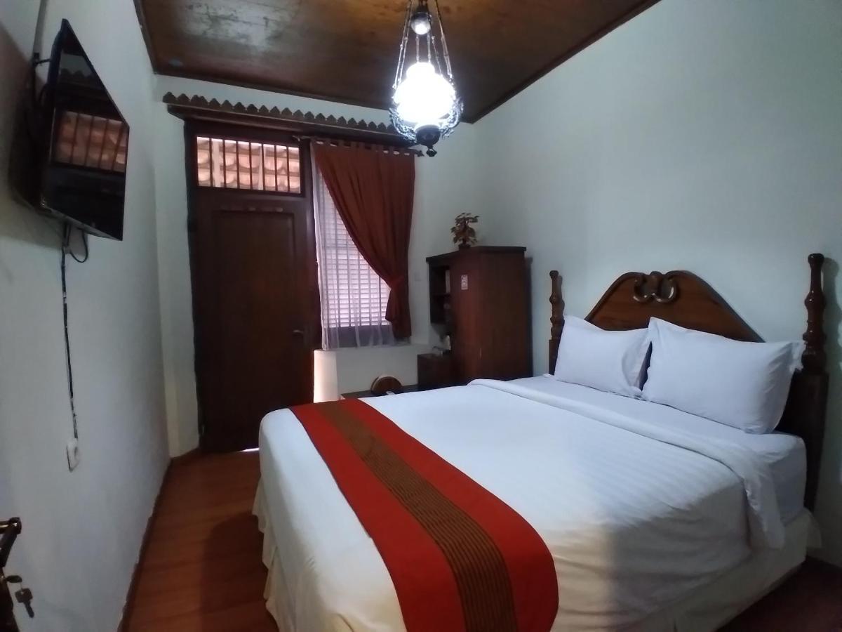 Dem Ayem Heritage Guest House Γιογκιακάρτα Εξωτερικό φωτογραφία