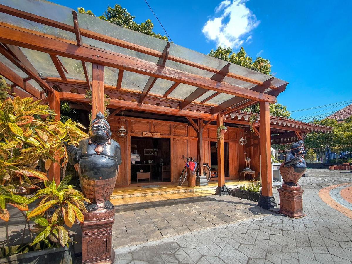 Dem Ayem Heritage Guest House Γιογκιακάρτα Εξωτερικό φωτογραφία