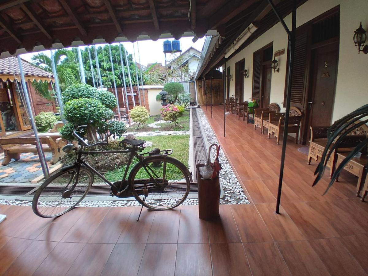 Dem Ayem Heritage Guest House Γιογκιακάρτα Εξωτερικό φωτογραφία
