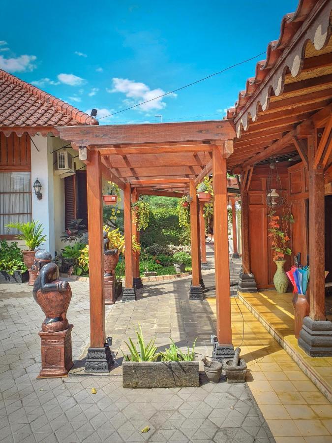 Dem Ayem Heritage Guest House Γιογκιακάρτα Εξωτερικό φωτογραφία